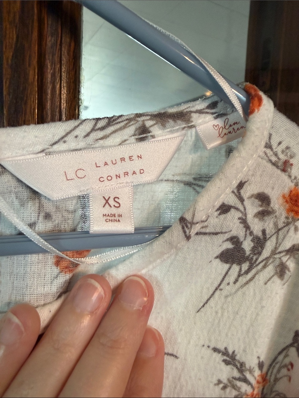 LC Lauren Conrad Womens XS White Floral Keyhole Back Tie Short Sleeve Blouse - Picture 2 of 4